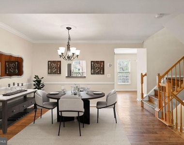 917 Rolfe Place - Photo Thumbnail 2