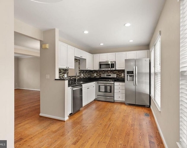 917 Rolfe Place - Photo Thumbnail 28