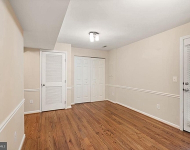 917 Rolfe Place - Photo Thumbnail 49