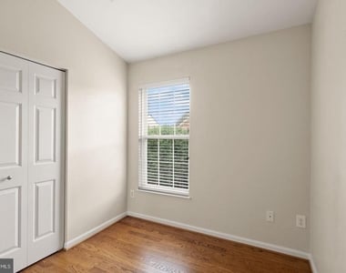 917 Rolfe Place - Photo Thumbnail 43