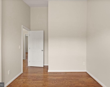 917 Rolfe Place - Photo Thumbnail 42