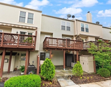 917 Rolfe Place - Photo Thumbnail 57