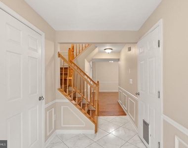 917 Rolfe Place - Photo Thumbnail 13