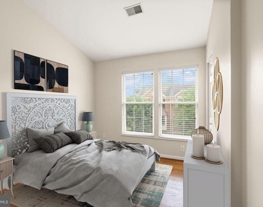 917 Rolfe Place - Photo Thumbnail 7