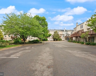 917 Rolfe Place - Photo Thumbnail 60