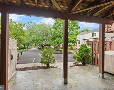 917 Rolfe Place - Photo Thumbnail 53