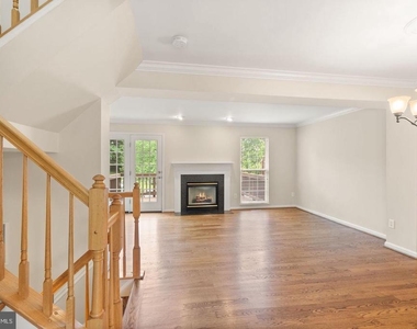 917 Rolfe Place - Photo Thumbnail 15