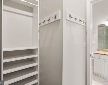 917 Rolfe Place - Photo Thumbnail 39