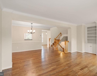 917 Rolfe Place - Photo Thumbnail 21