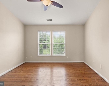 917 Rolfe Place - Photo Thumbnail 34