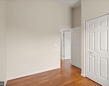 917 Rolfe Place - Photo Thumbnail 44