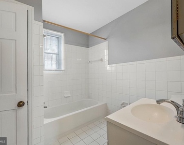 1808 W Abingdon Drive - Photo Thumbnail 4