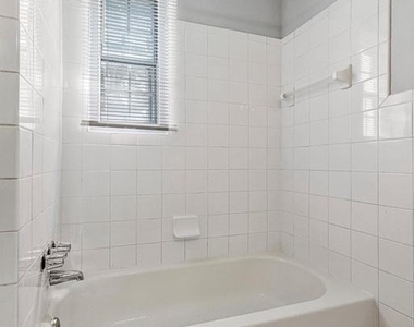 1808 W Abingdon Drive - Photo Thumbnail 6