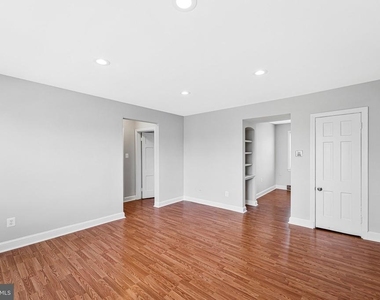 1808 W Abingdon Drive - Photo Thumbnail 8