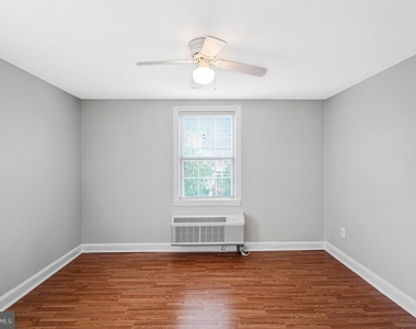 1808 W Abingdon Drive - Photo Thumbnail 2