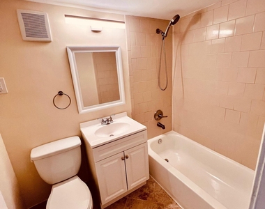 2500 N Van Dorn Street N - Photo Thumbnail 15