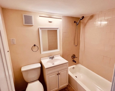 2500 N Van Dorn Street N - Photo Thumbnail 12