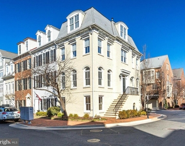 25 Alexander Street - Photo Thumbnail 1