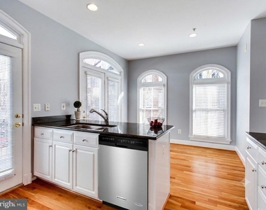 25 Alexander Street - Photo Thumbnail 39