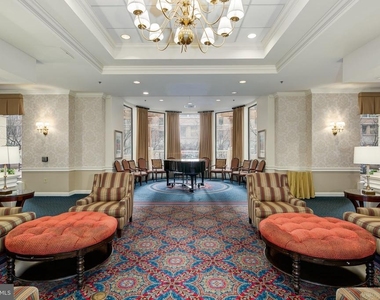 900 N Taylor Street - Photo Thumbnail 10