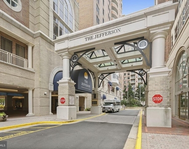 900 N Taylor Street - Photo Thumbnail 2