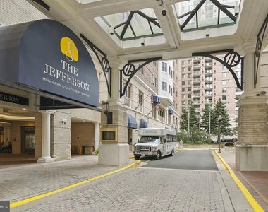 900 N Taylor Street - Photo Thumbnail 1