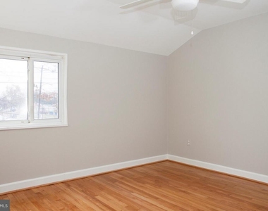 5627 8th Street S - Photo Thumbnail 8