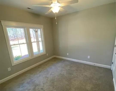 735 Blue Bird Drive - Photo Thumbnail 13