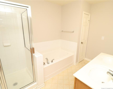 8631 Neuse Club Lane - Photo Thumbnail 26