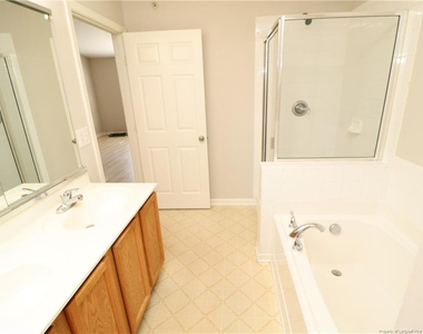 8631 Neuse Club Lane - Photo Thumbnail 27