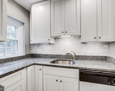 2983 Columbus Street - Photo Thumbnail 6