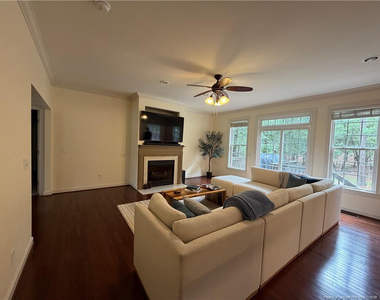 10 Grayson Place - Photo Thumbnail 3
