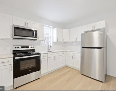 1101 S Peach Street - Photo Thumbnail 1