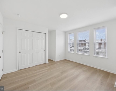 1101 S Peach Street - Photo Thumbnail 5