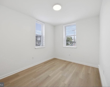 1101 S Peach Street - Photo Thumbnail 8