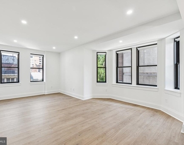 135 S 19th Street - Photo Thumbnail 2