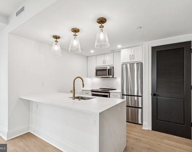 135 S 19th Street - Photo Thumbnail 5