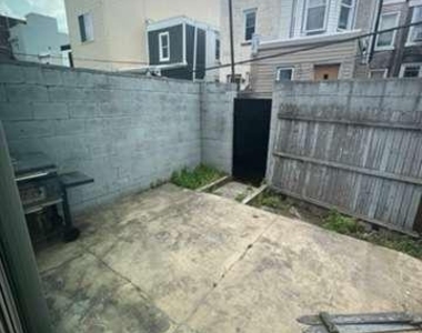 2028 E Firth Street - Photo Thumbnail 3