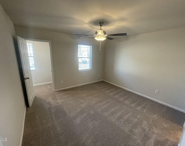 1007 Peony Lane - Photo Thumbnail 9