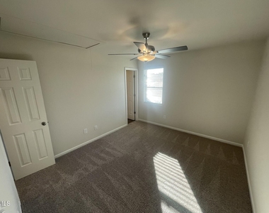 1007 Peony Lane - Photo Thumbnail 6
