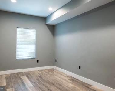 1239 N 19th Street - Photo Thumbnail 12
