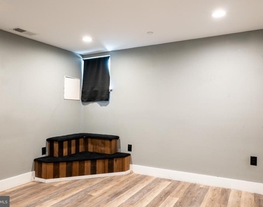 1239 N 19th Street - Photo Thumbnail 24