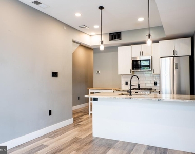 1239 N 19th Street - Photo Thumbnail 4