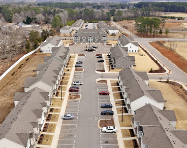 1025 Peony Lane - Photo Thumbnail 2