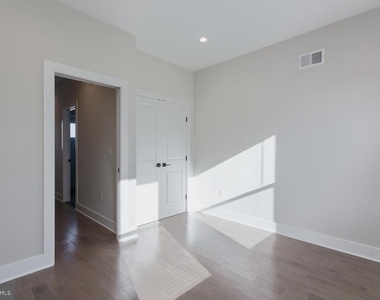 5126 Malcolm Street - Photo Thumbnail 12