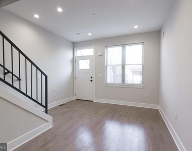 5126 Malcolm Street - Photo Thumbnail 4