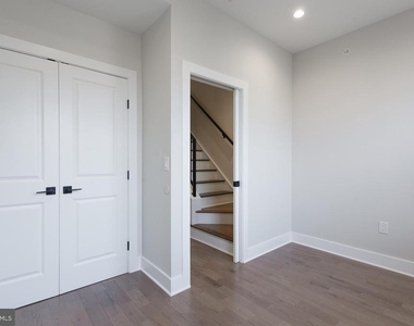 5126 Malcolm Street - Photo Thumbnail 10
