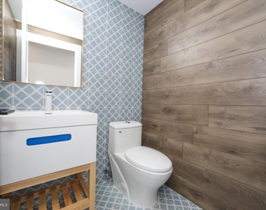 1825 E Atlantic Street - Photo Thumbnail 11