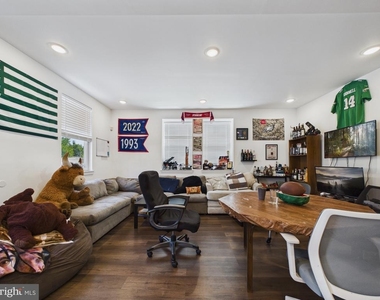 256 N 32nd Street - Photo Thumbnail 3