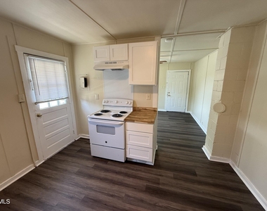 663 Coleman Street - Photo Thumbnail 4